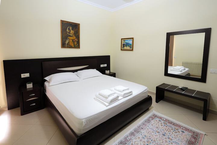 Room 11 of 24