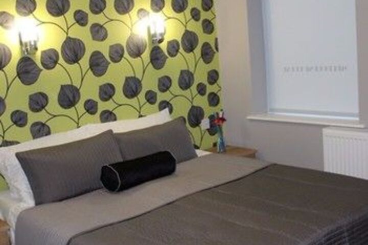 Room 10 of 17