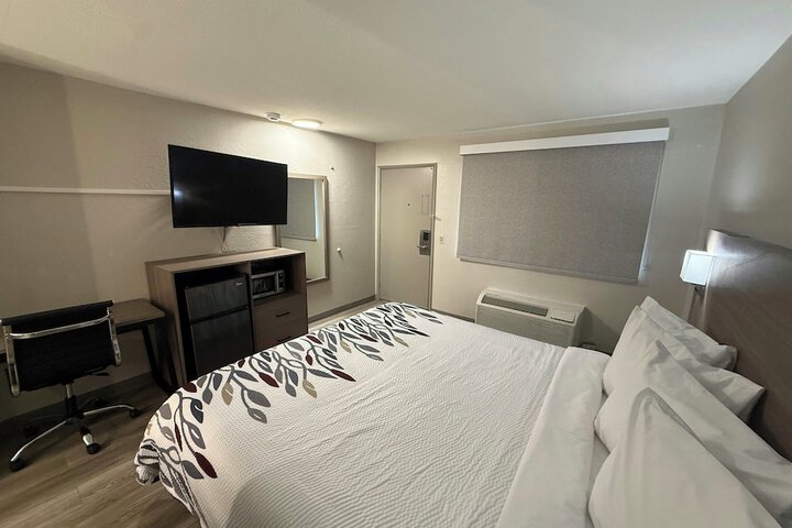 Room 9 of 26