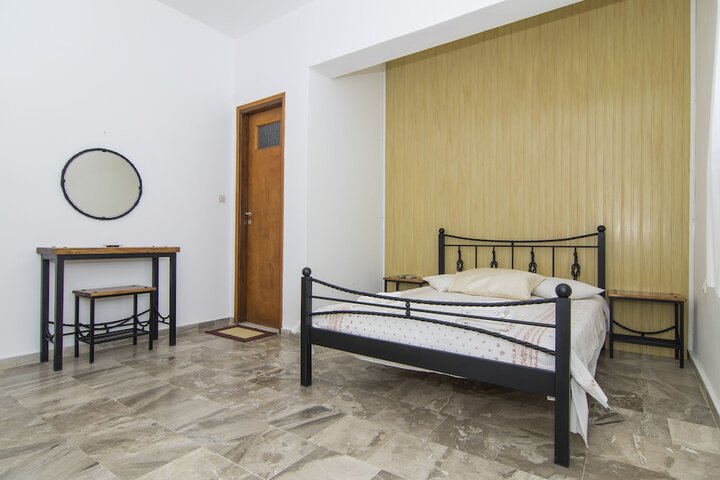 Room 9 of 53