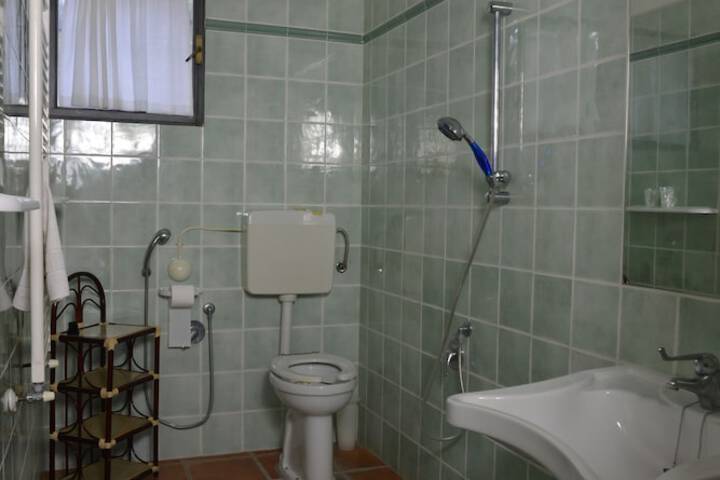 Room 25 of 47