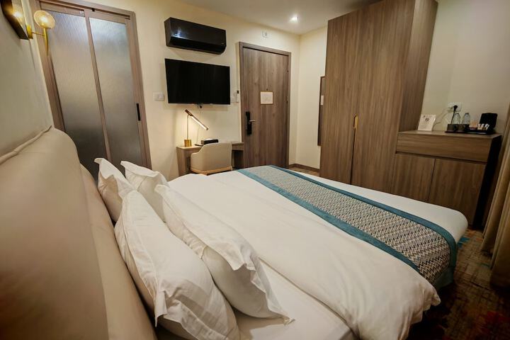 Room 46 of 118