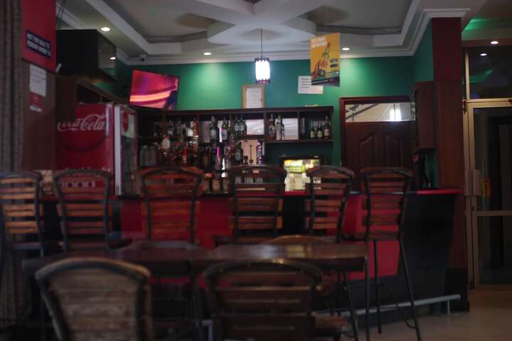 Lounge 37 of 55