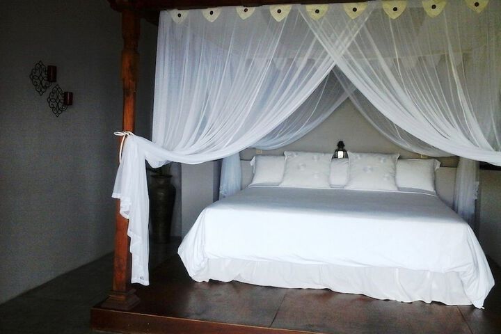 Room 3 of 44