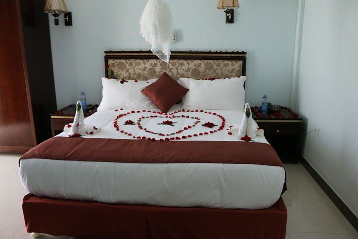 Room 16 of 33