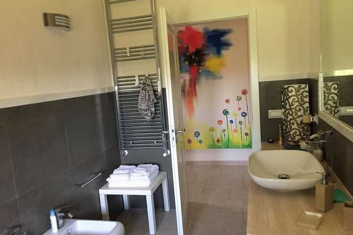 Room 8 of 8