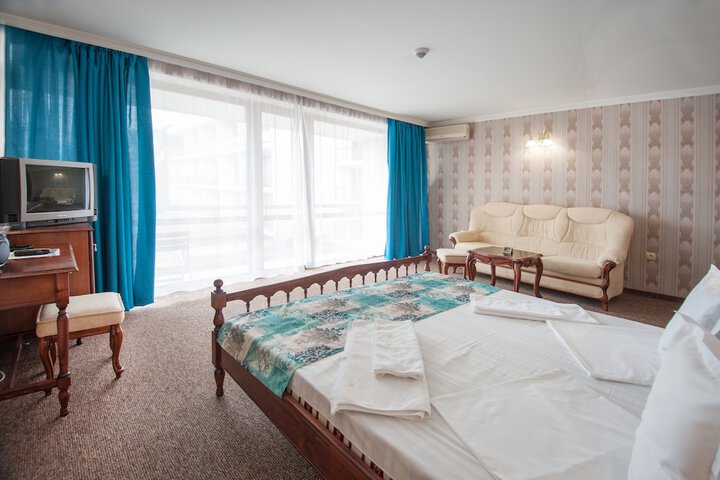 Room 8 of 51