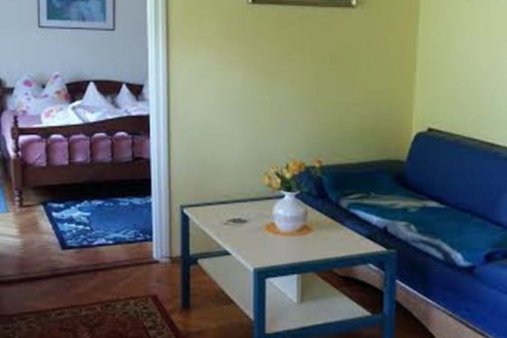 Room 23 of 33