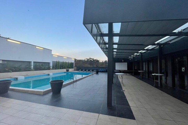 Pool 50 of 71