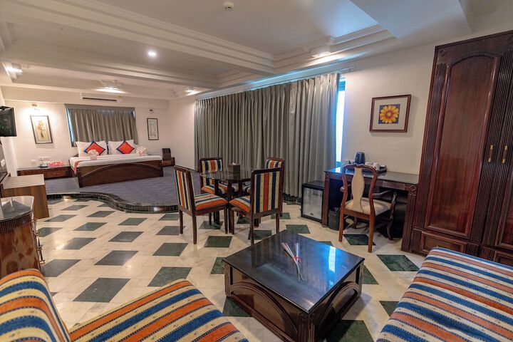 Room 9 of 47