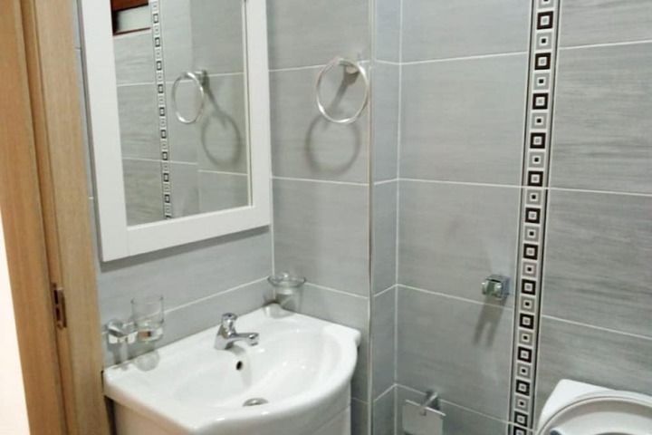 Room 13 of 20