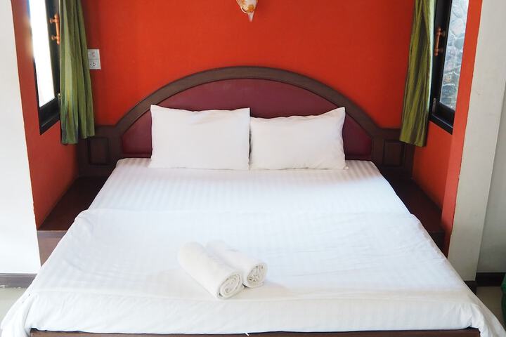 Room 9 of 37