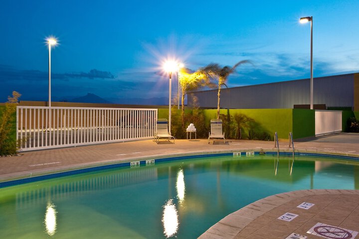 Pool Hotel