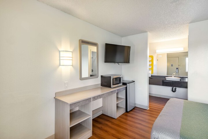 Room 48 of 154