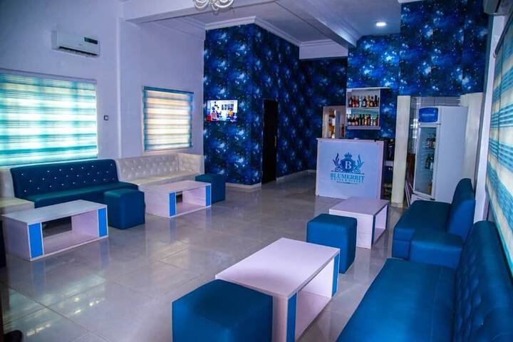 Business Center 14 of 15