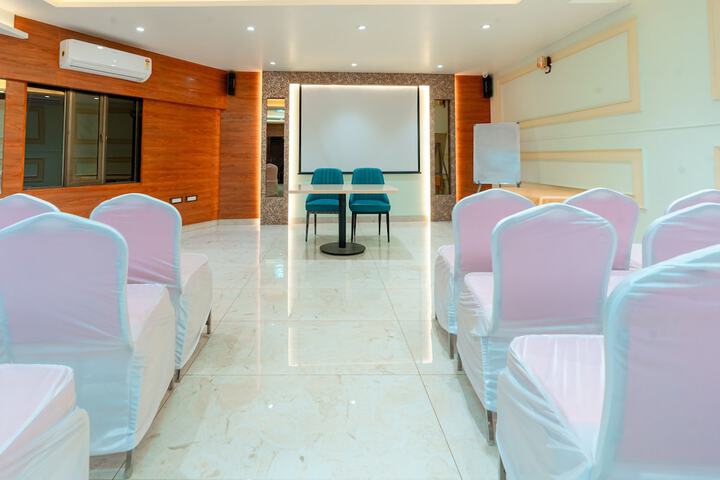 Ballroom/Hall 42 of 51