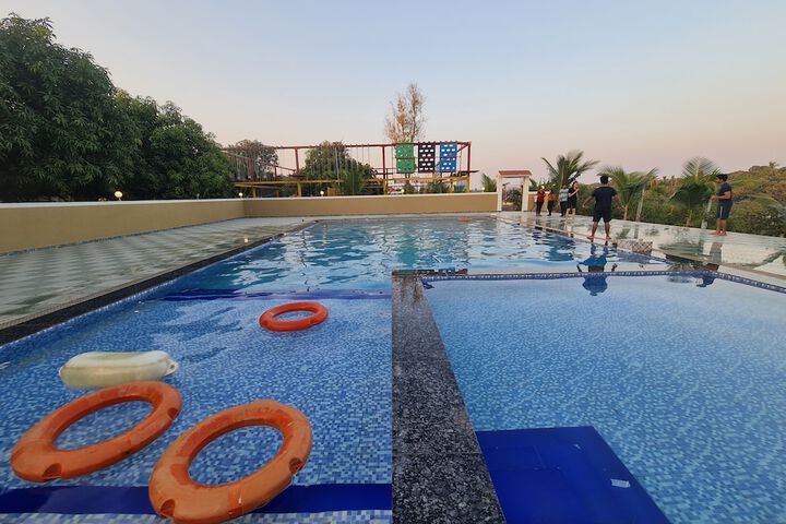 Pool 32 of 66