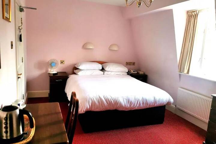 Room 2 of 86