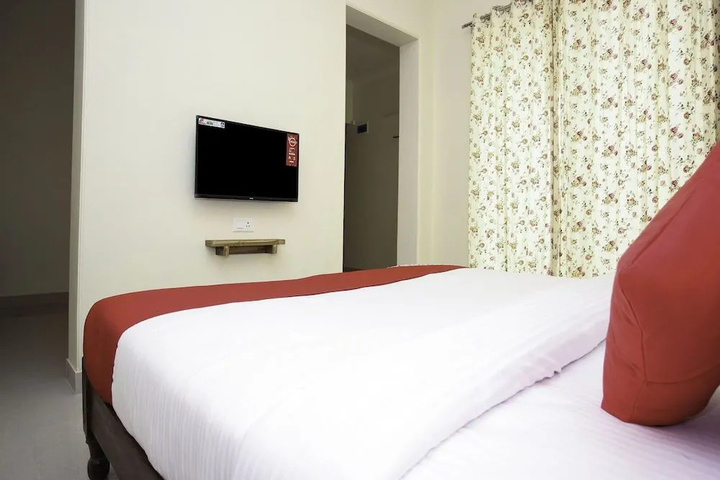 Room 6 of 15