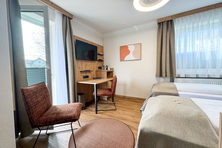 Room 35 of 207