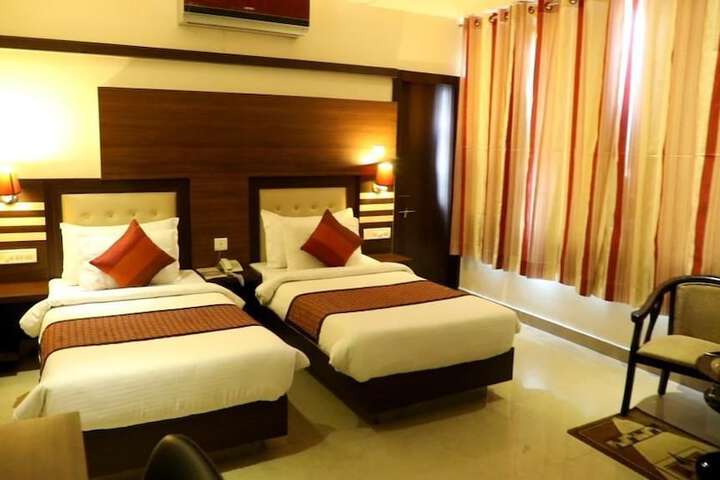 Room 4 of 17
