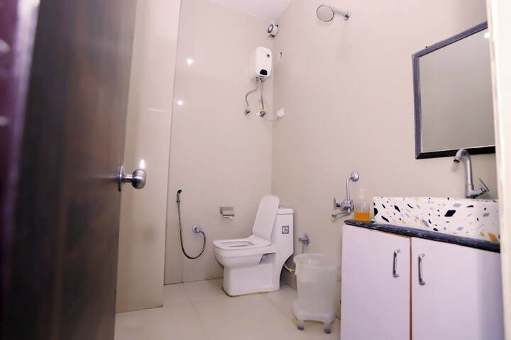 Room 17 of 23