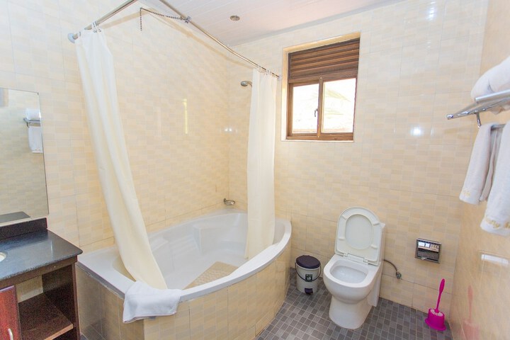 Room 17 of 22