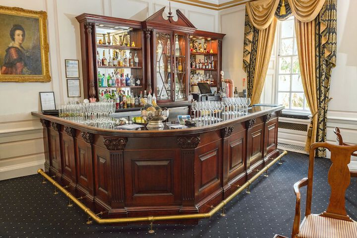 Lounge 78 of 99