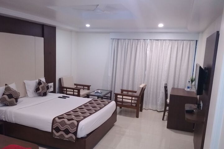 Room 5 of 14
