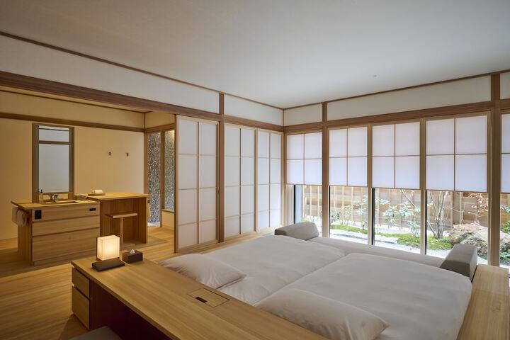 Room 13 of 71