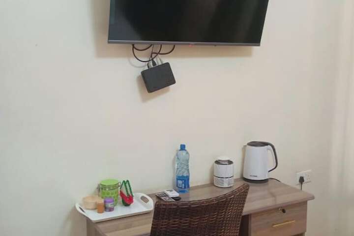 Room 5 of 13