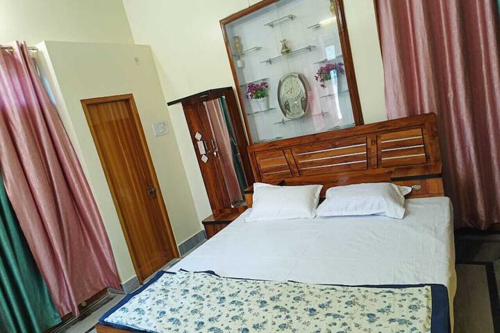 Room 2 of 9
