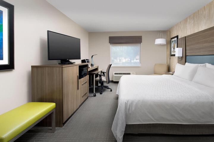 Standard Room, King or Two Doubles (3 of 3)