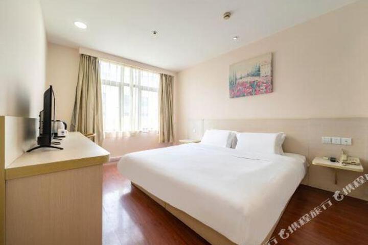 Piper Cloud Hotel