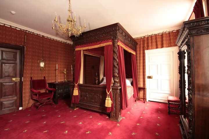 Room 10 of 46
