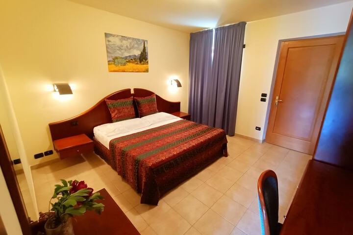 Room 16 of 113