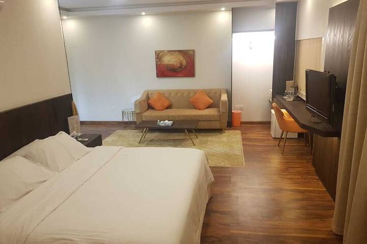 Room 15 of 31
