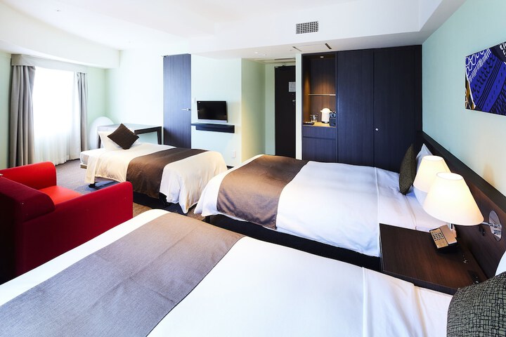 Room 26 of 75