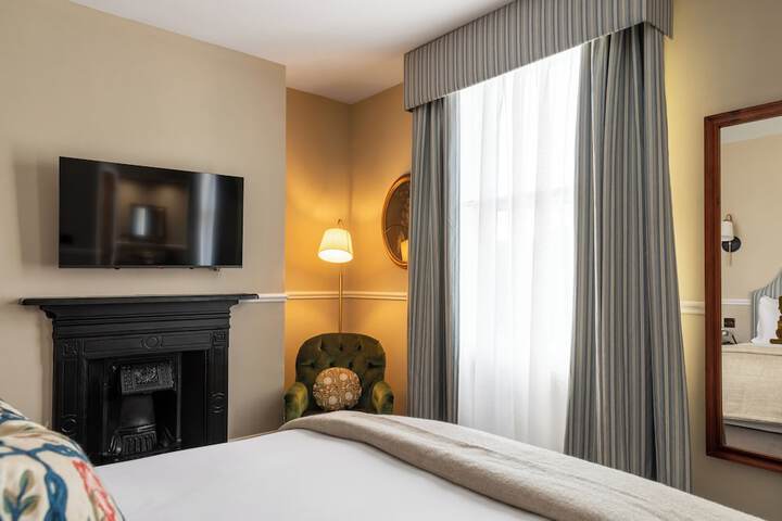Room 10 of 190