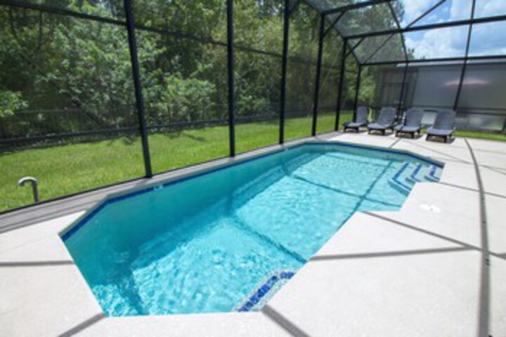 Pool 23 of 39