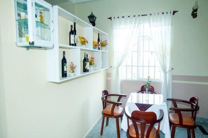 Dining 6 of 6