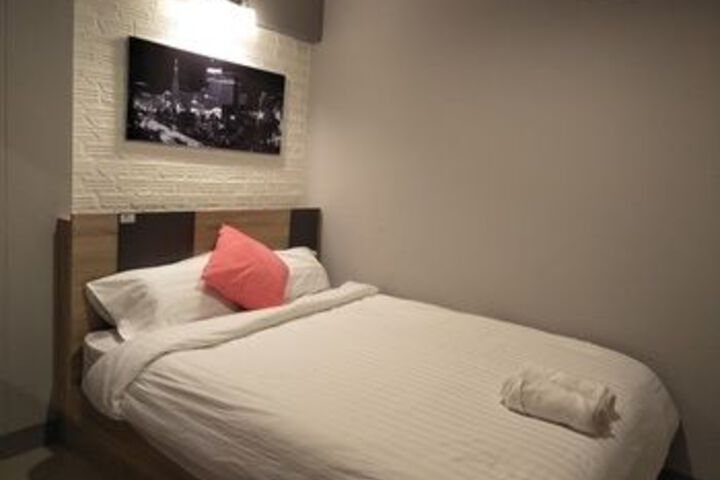 Room 14 of 40
