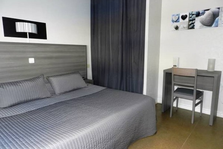 Room 8 of 50