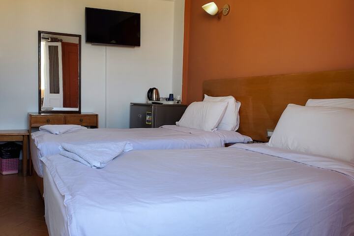Room 8 of 34