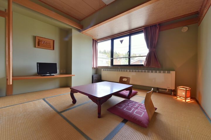 Room 3 of 16