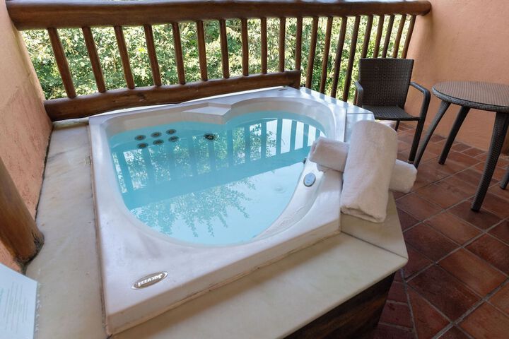 Hot Tub 92 of 252