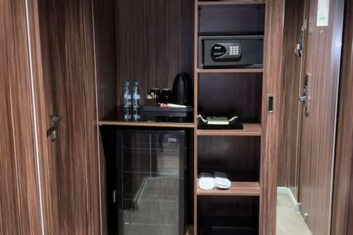 Room 36 of 59