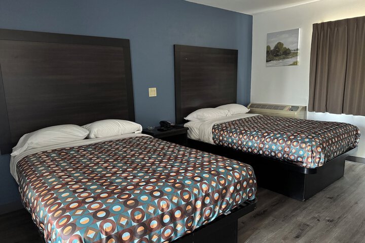 Room 7 of 16