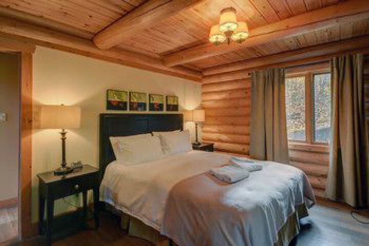 Room 6 of 25