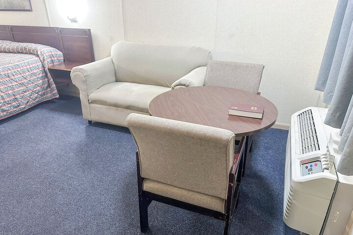 Room 17 of 95